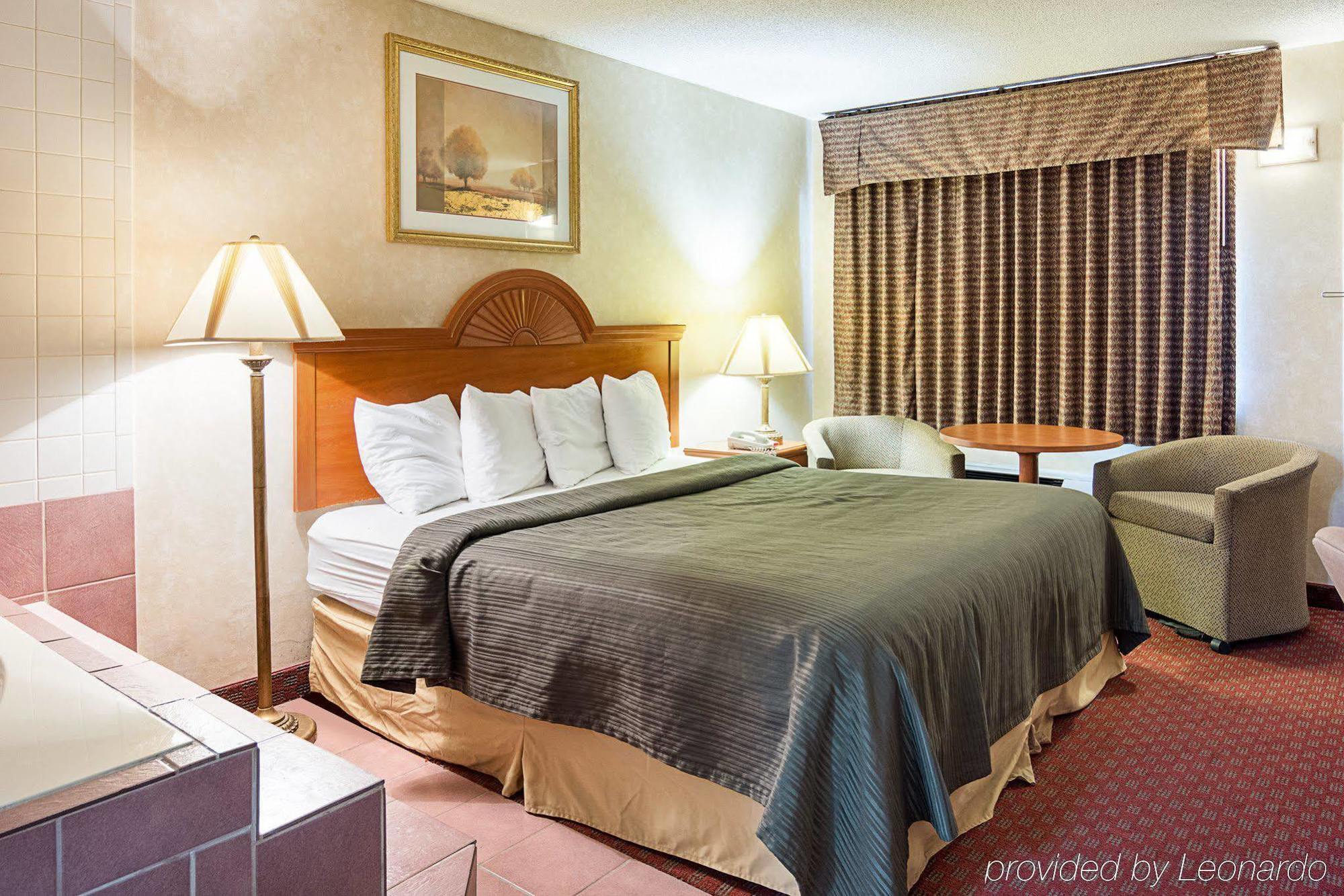 Quality Inn Petersburg Near Fort Gregg-Adams Esterno foto