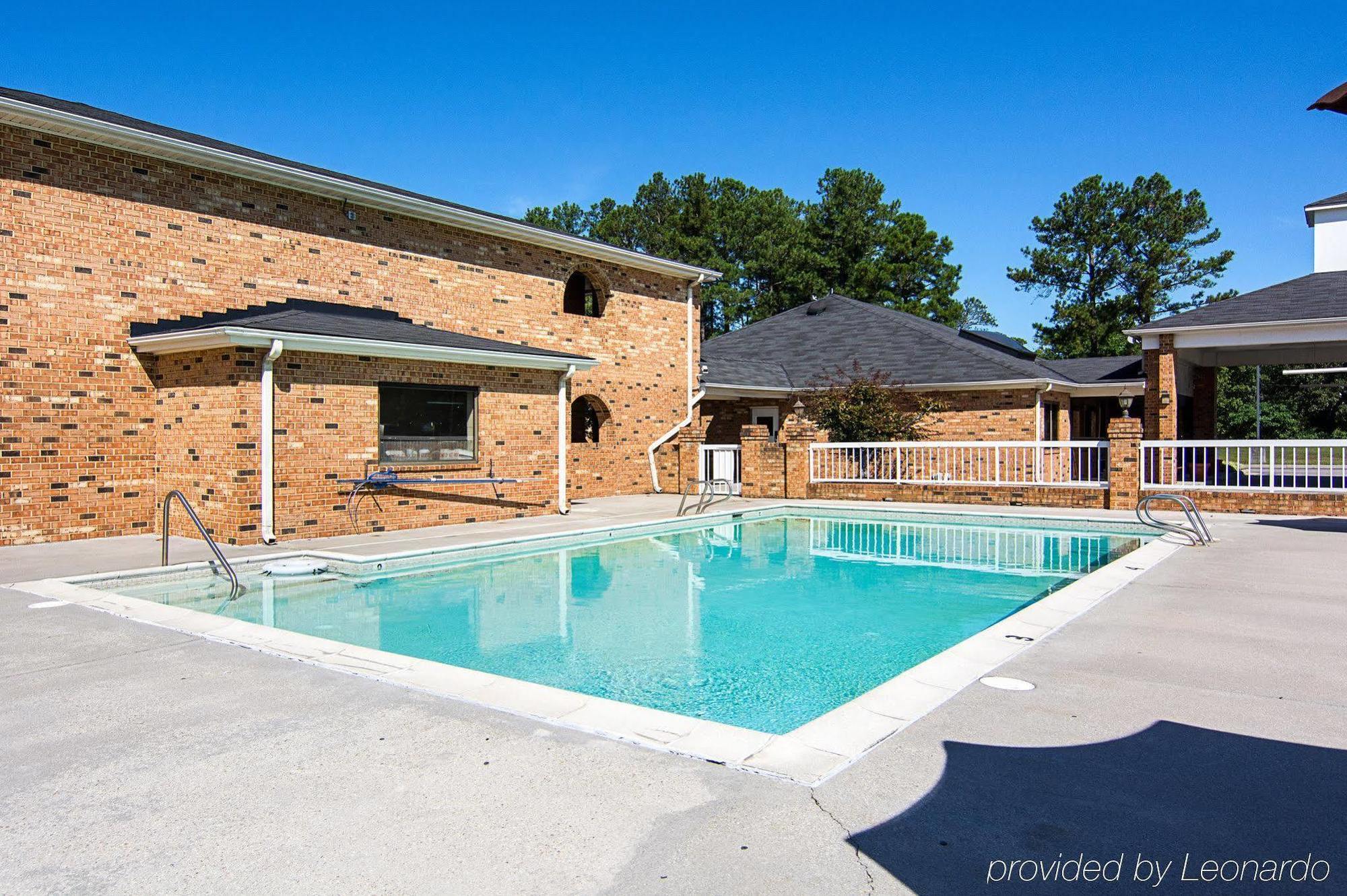 Quality Inn Petersburg Near Fort Gregg-Adams Esterno foto
