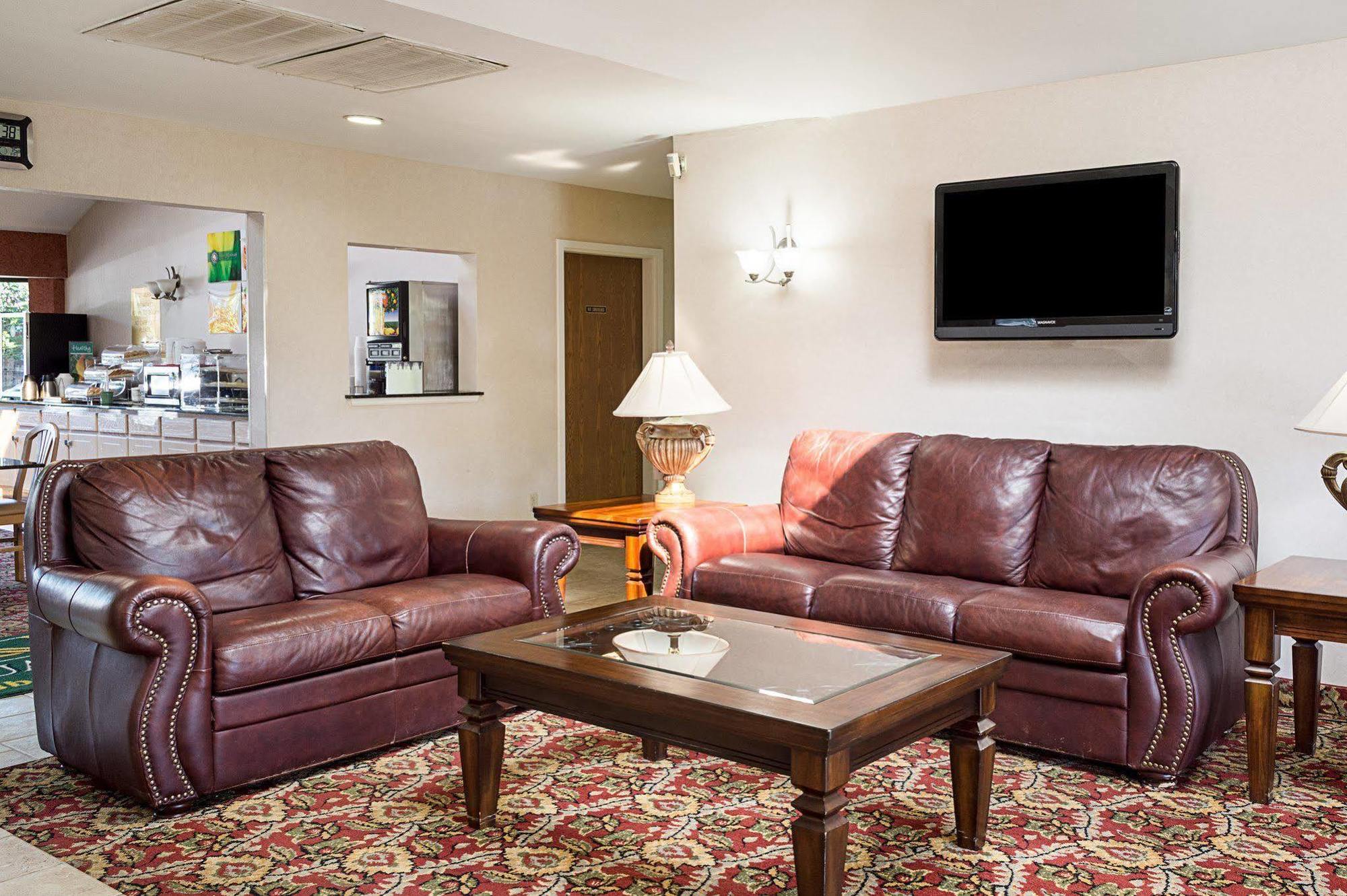 Quality Inn Petersburg Near Fort Gregg-Adams Esterno foto