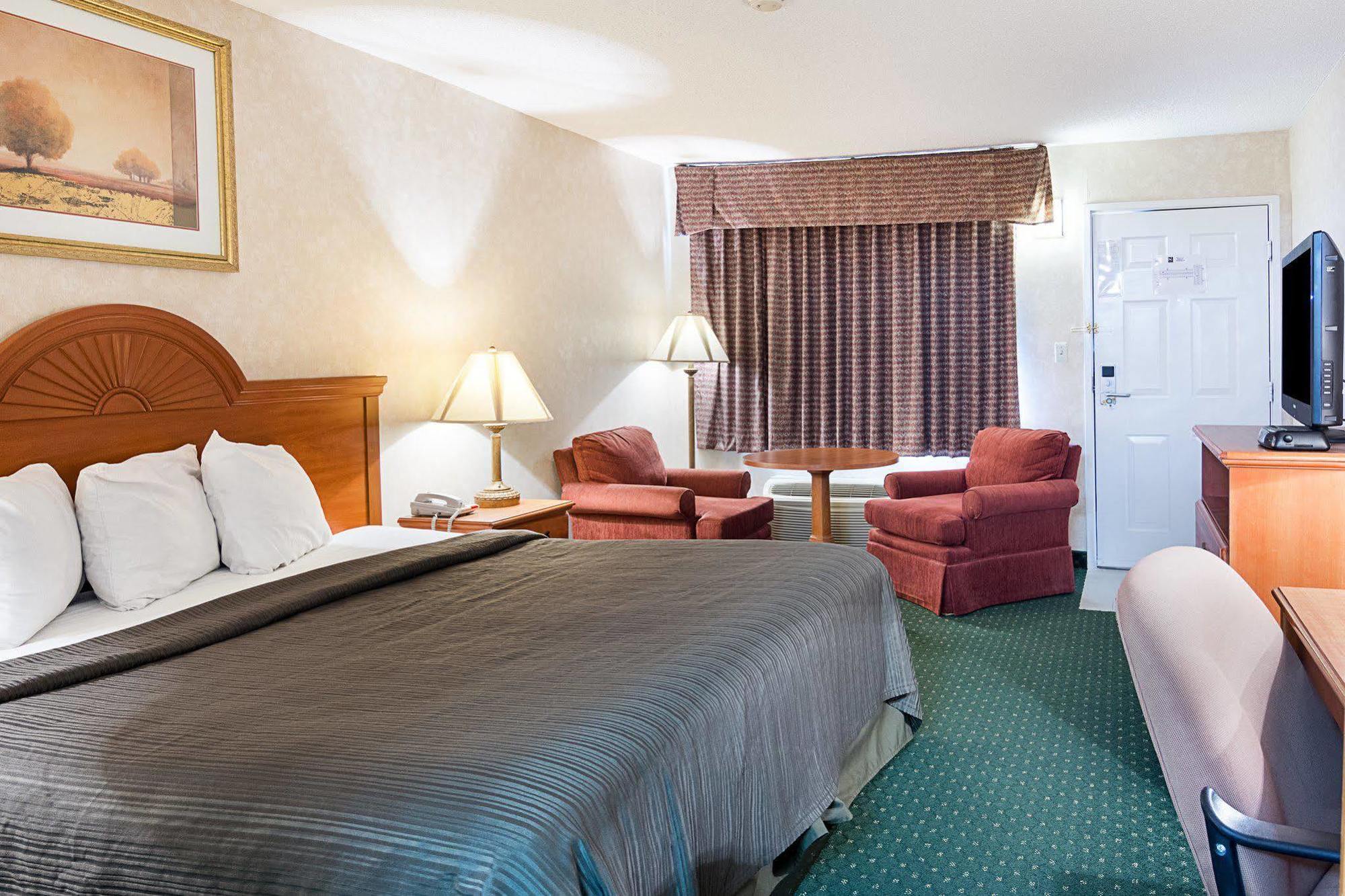 Quality Inn Petersburg Near Fort Gregg-Adams Esterno foto